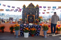 Unveiling the Community Ofrenda for Day of the Dead